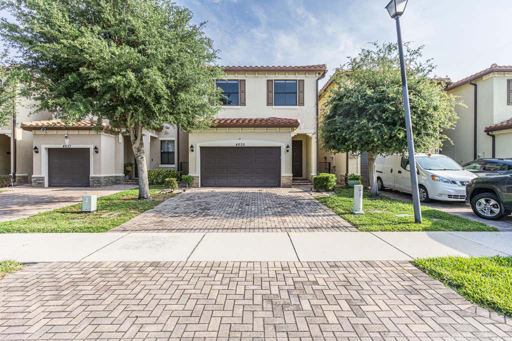 Photo of 4635 NW 59th Street, Tamarac, FL 33319 (MLS # B26028426)