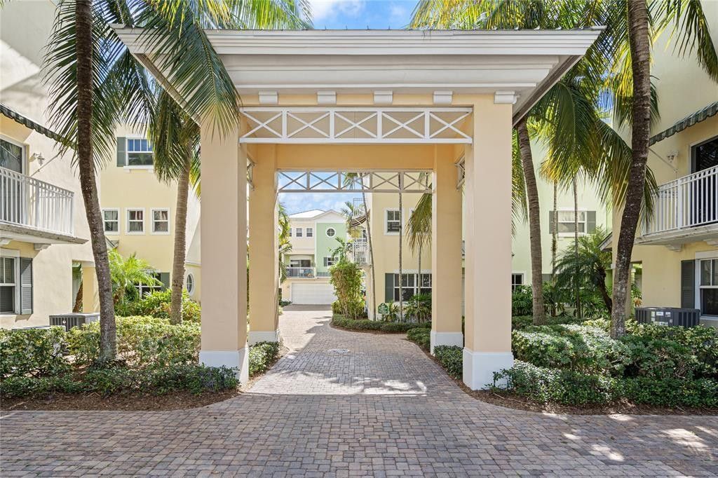 Photo of 630 SE 15th Street #7, Fort Lauderdale, FL 33316 (MLS # F10516101)