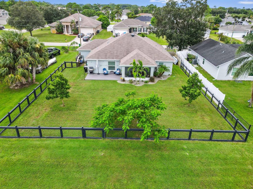 Photo of 224 SW Ridgecrest Drive, Port St Lucie, FL 34953 (MLS # R10916310)