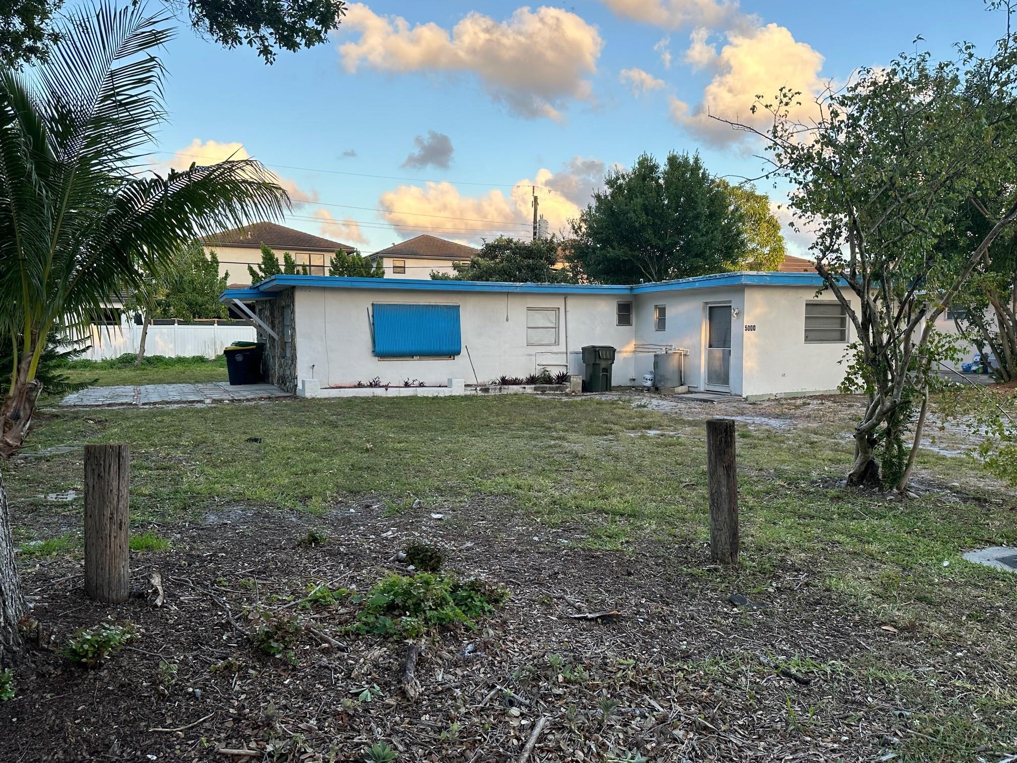 Property needs total renovation, handyman special. Great opportunity, come by and take a look! Cash Deals ONLY. See property attachment on the MLS for sellers addendum and disclosures.
Lot to the north of the property is for sale and independently. Will sell property with or without the Lot. See Vacant land​​‌​​​​‌​‌​​​‌‌​​​‌‌‌​​‌​​‌‌​​​​ listing