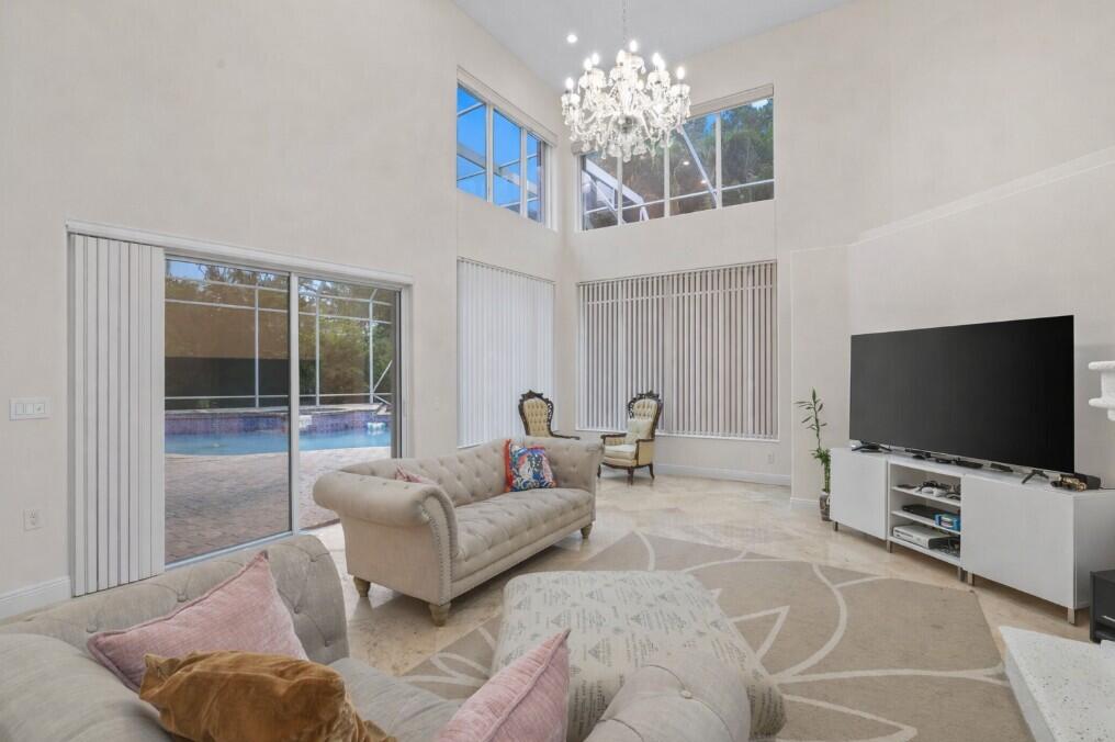 SATURNIA - Residential