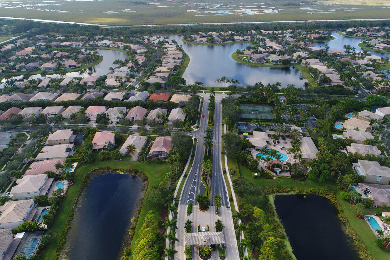 SATURNIA - Residential