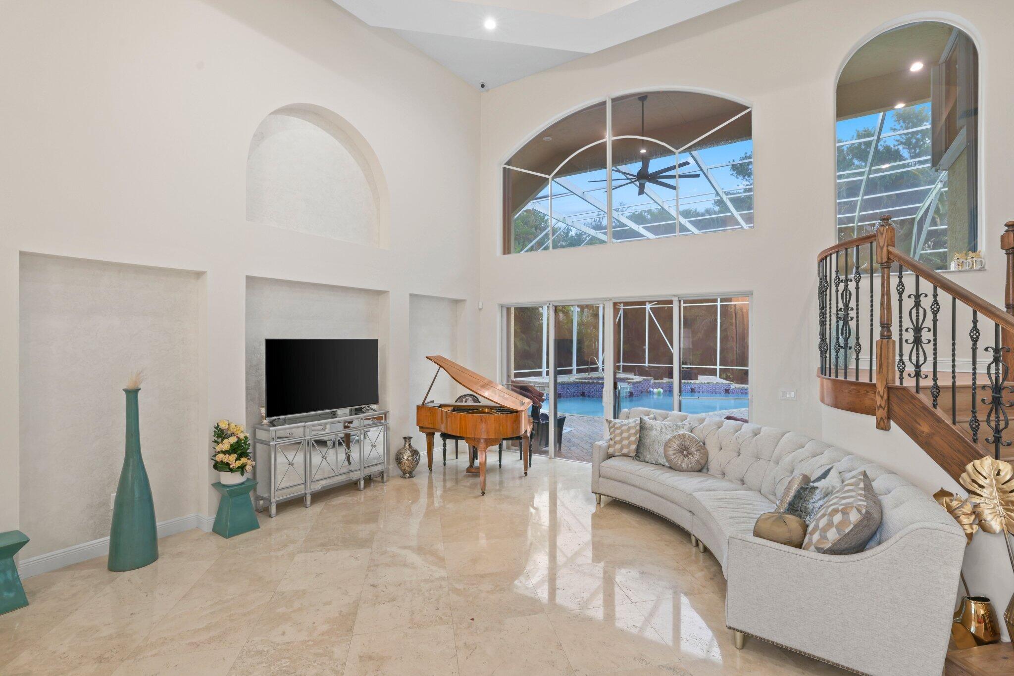 SATURNIA - Residential