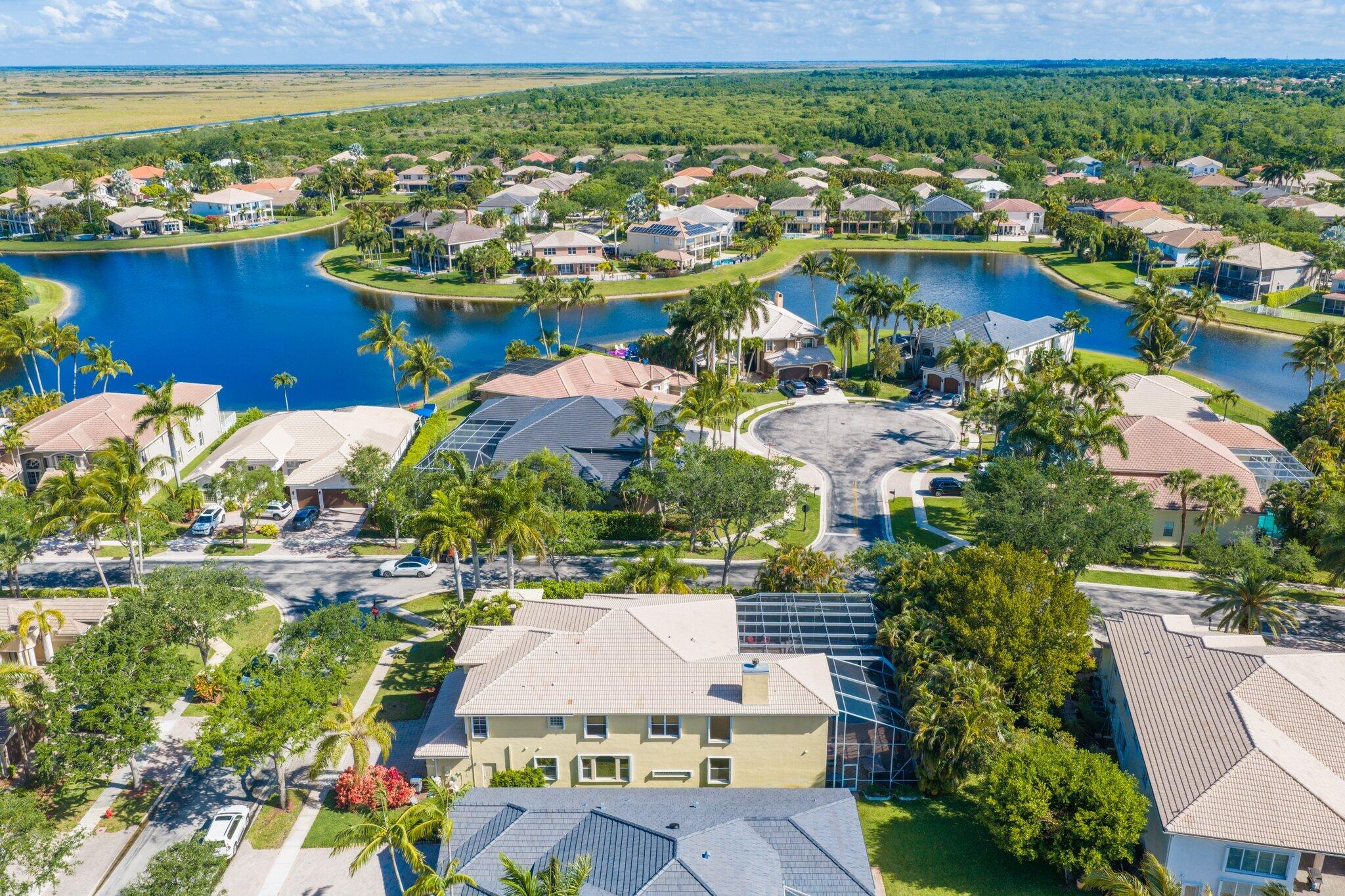 SATURNIA - Residential