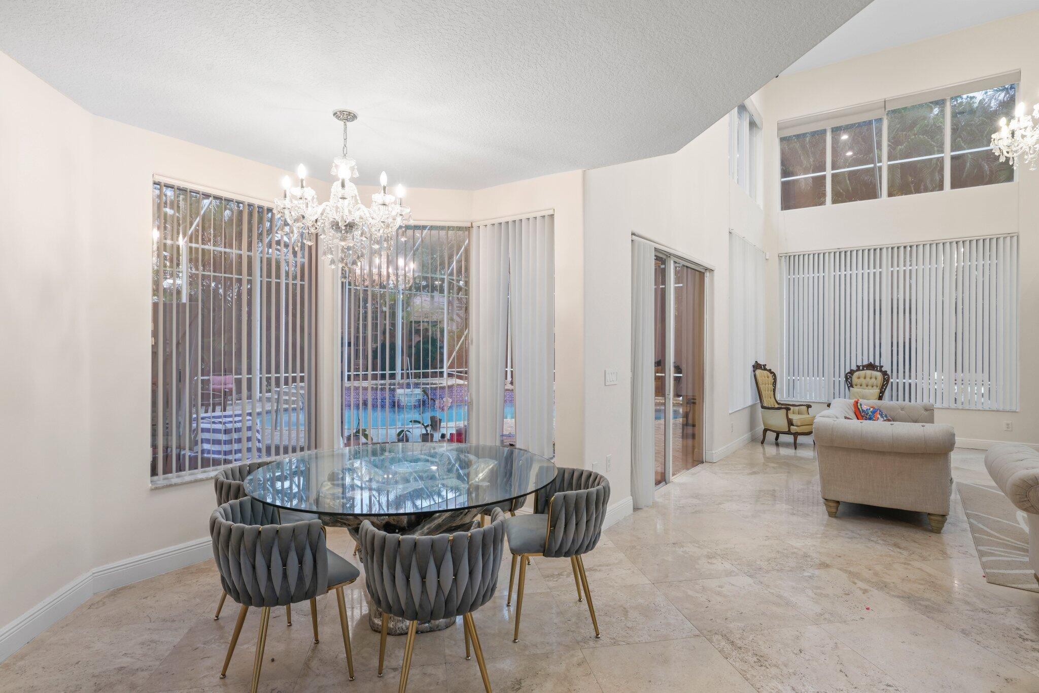 SATURNIA - Residential