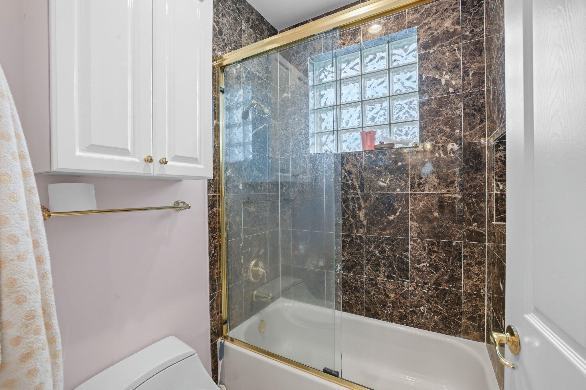 SATURNIA - Residential