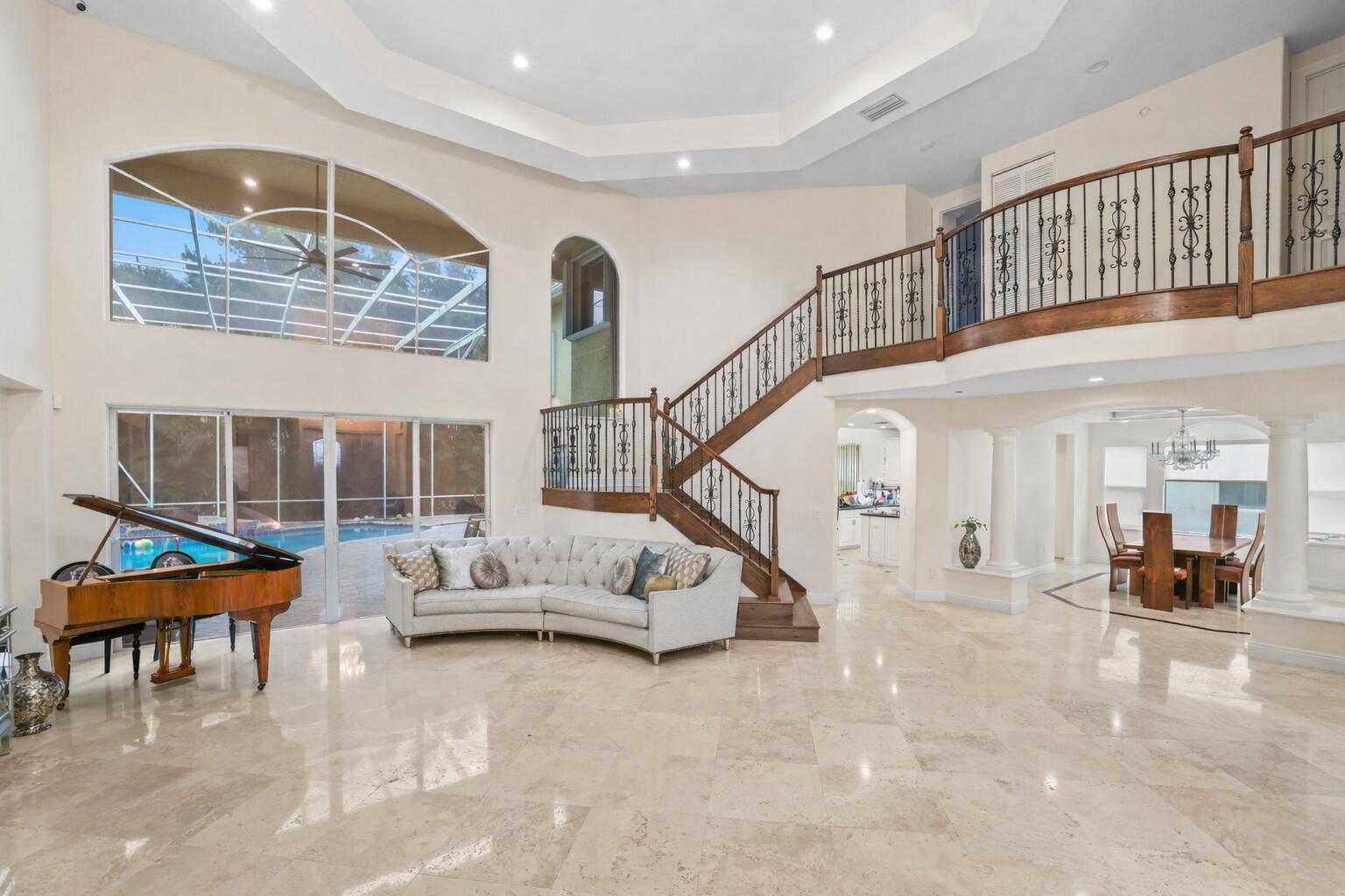 SATURNIA - Residential