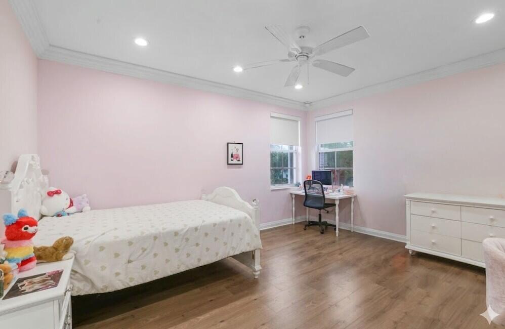 SATURNIA - Residential