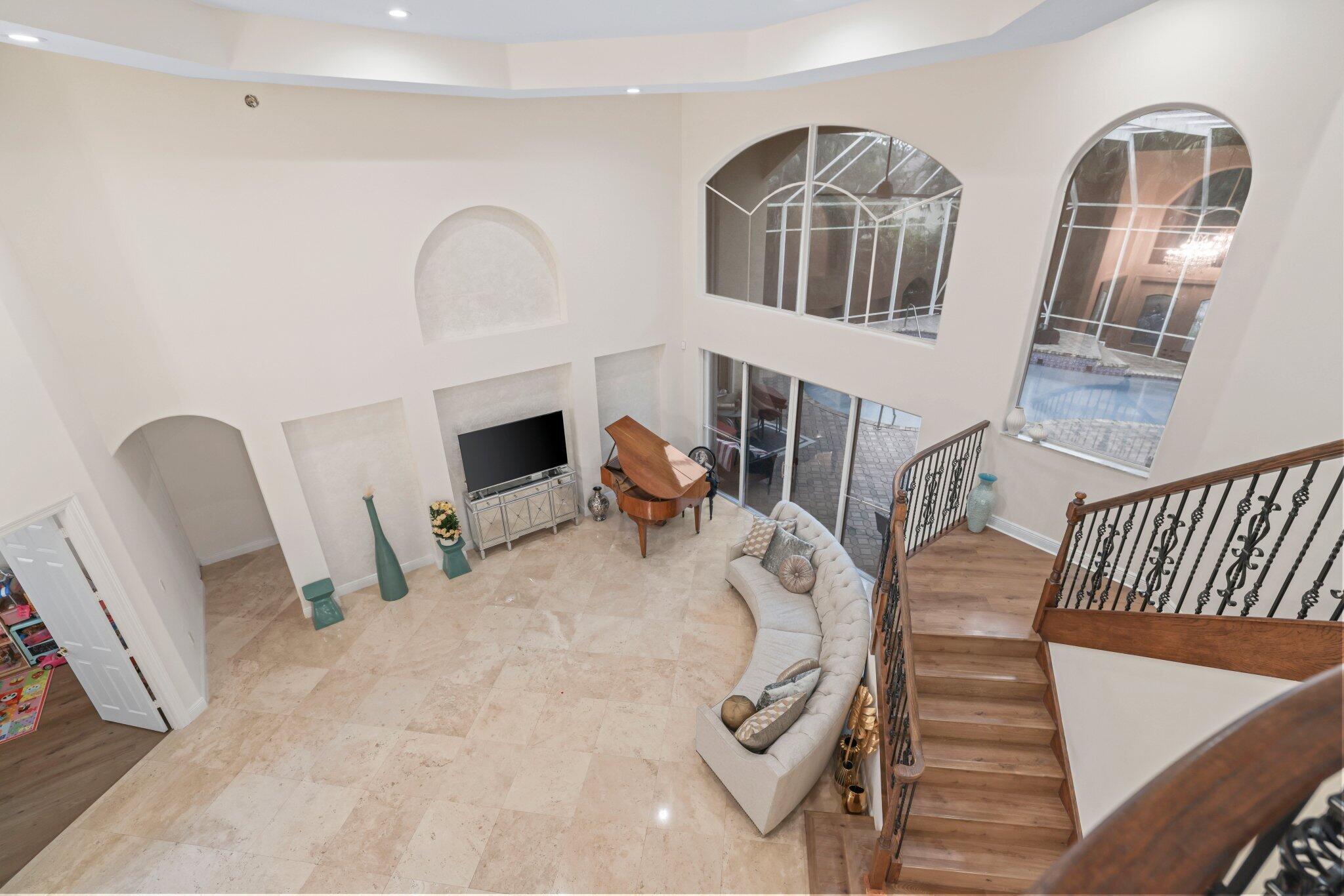 SATURNIA - Residential