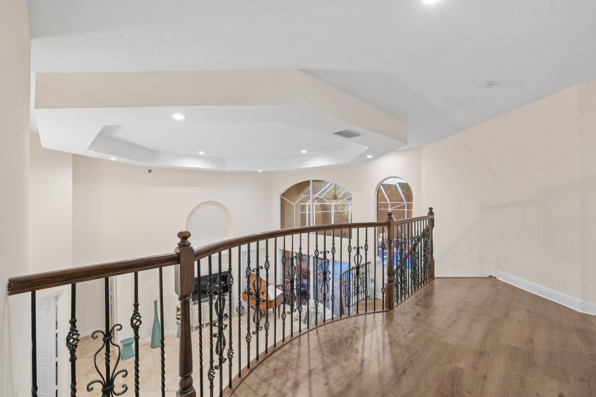 SATURNIA - Residential