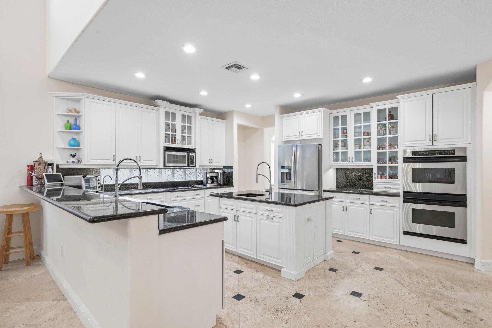 SATURNIA - Residential