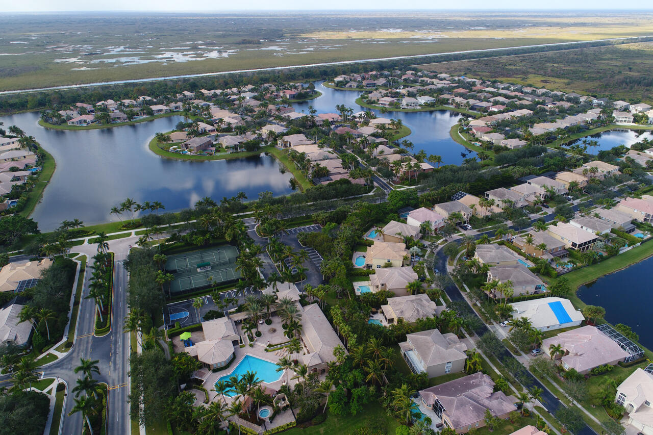 SATURNIA - Residential