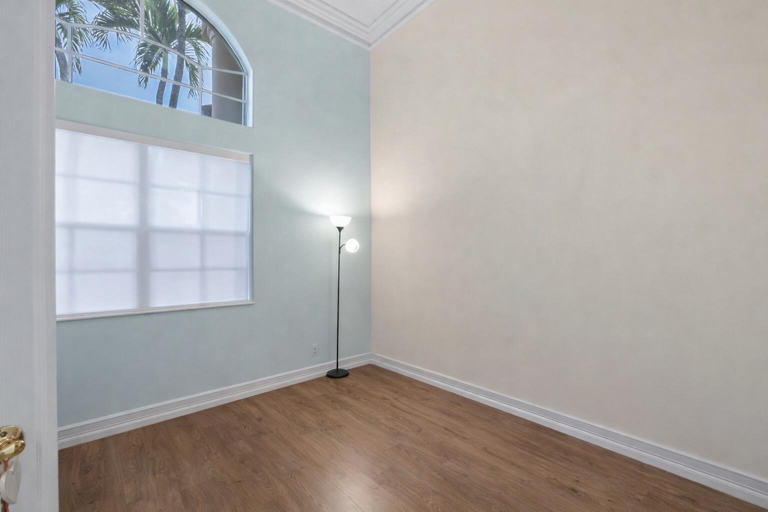 SATURNIA - Residential