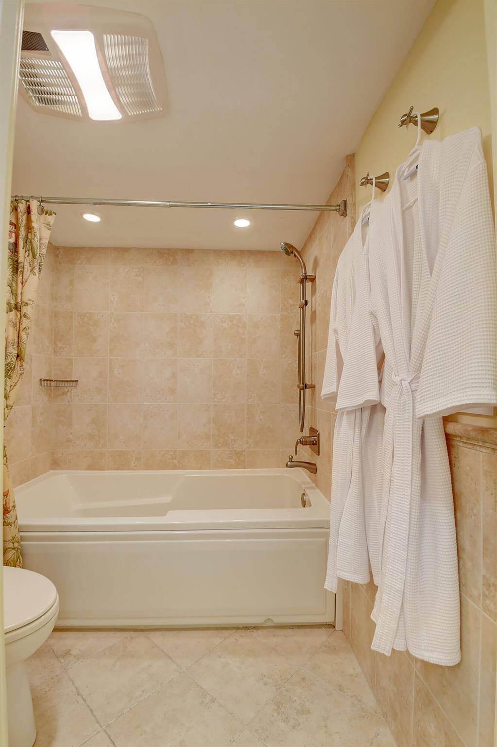 ABERDEEN ARMS CONDO - Residential Lease