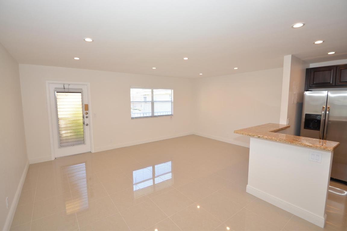 KINGS POINT MONACO B THRU P CONDOS - Residential