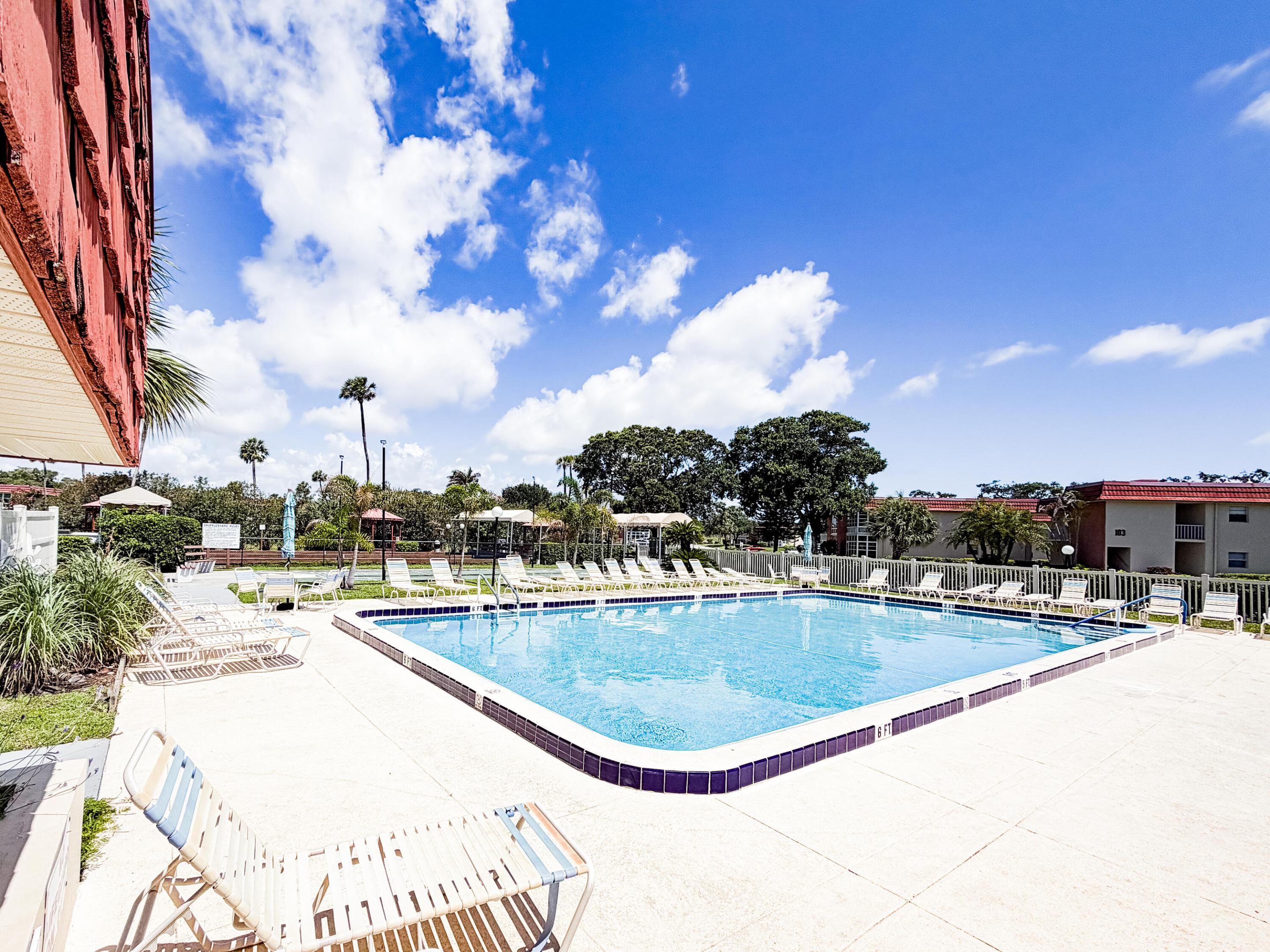 VISTA ROYALE PHASE IV BLDGS 83-111 - Residential