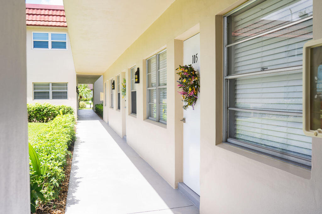 15 Vista Palm Lane 105