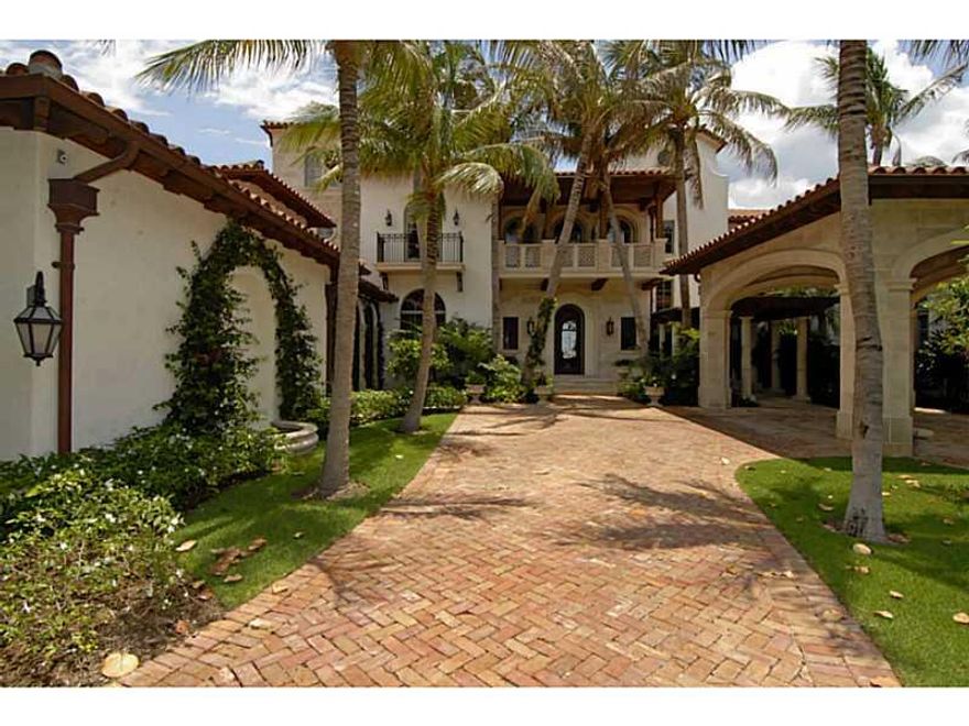 Dock your Mega Yacht Here! With 430' of deep water frontage & 170'+ full service protected dockage, this is one of the most gorgeous properties in all of Fort Lauderdale! Huge shade trees and rolling lawns grace this Intracoastal Point Lot in Rio Vista Is les. Fabulous details and stunning finishes include beamed ceilings and a gorgeous fully equipped chef's kitchen. Stunning limestone floors and a magnificent wine cellar are a few of the exceptional details this extraordinary home has to offer.