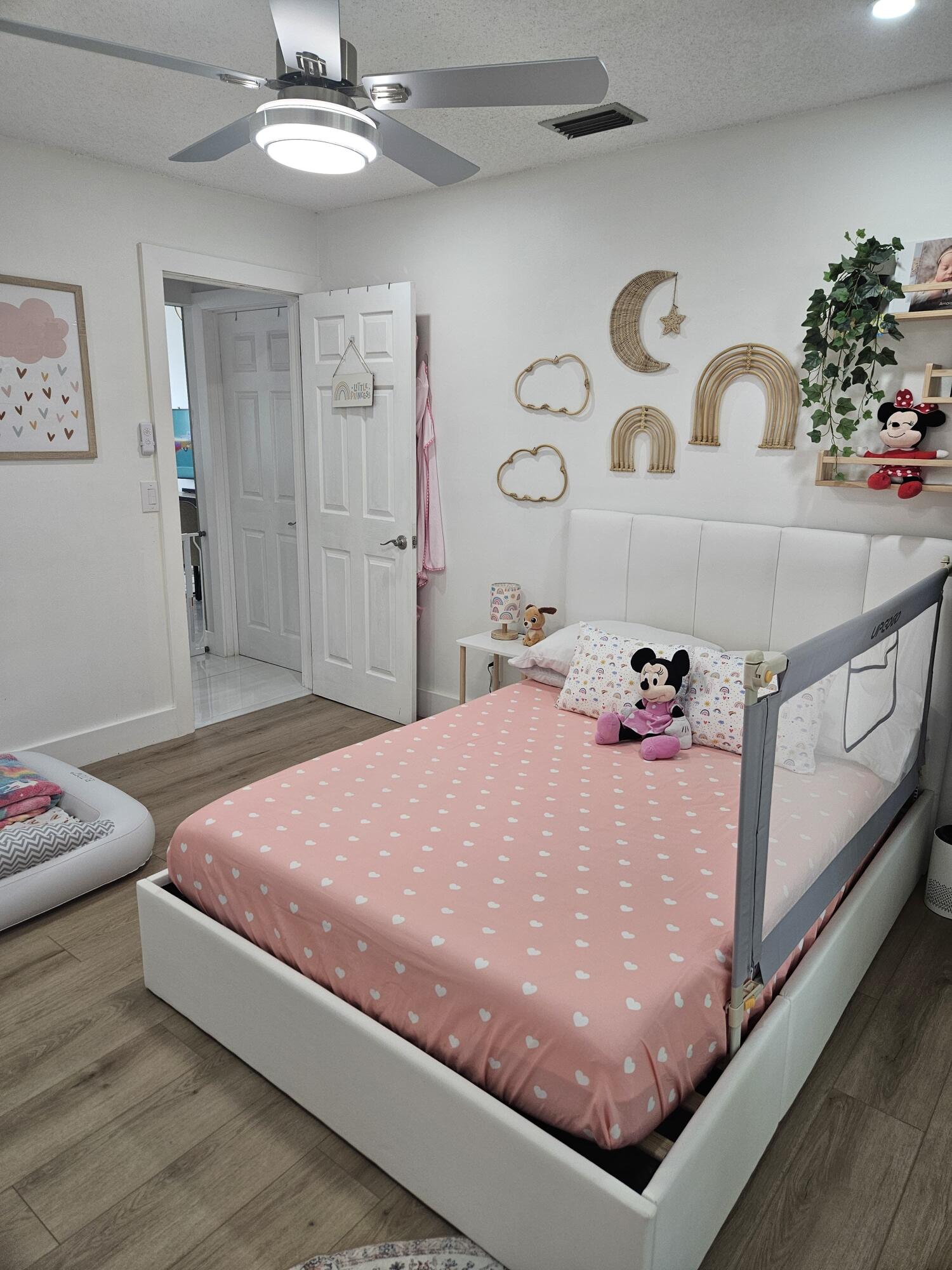 FAMILY HOMES - Residential