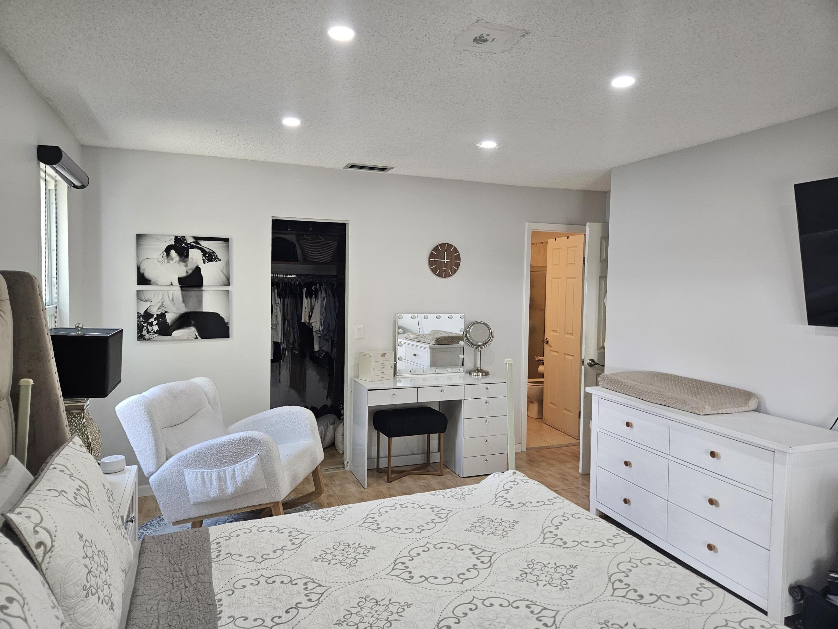 FAMILY HOMES - Residential