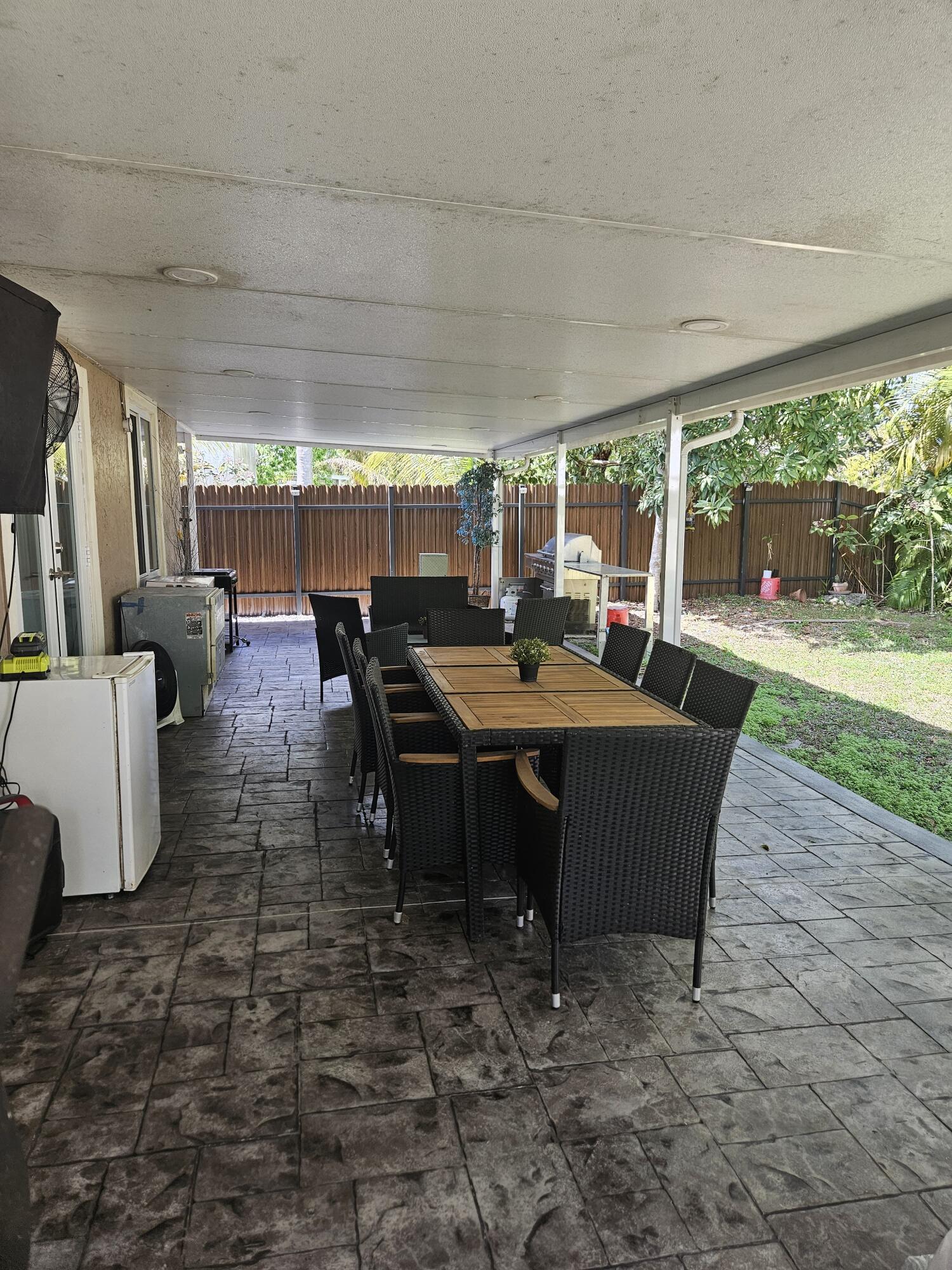 FAMILY HOMES - Residential