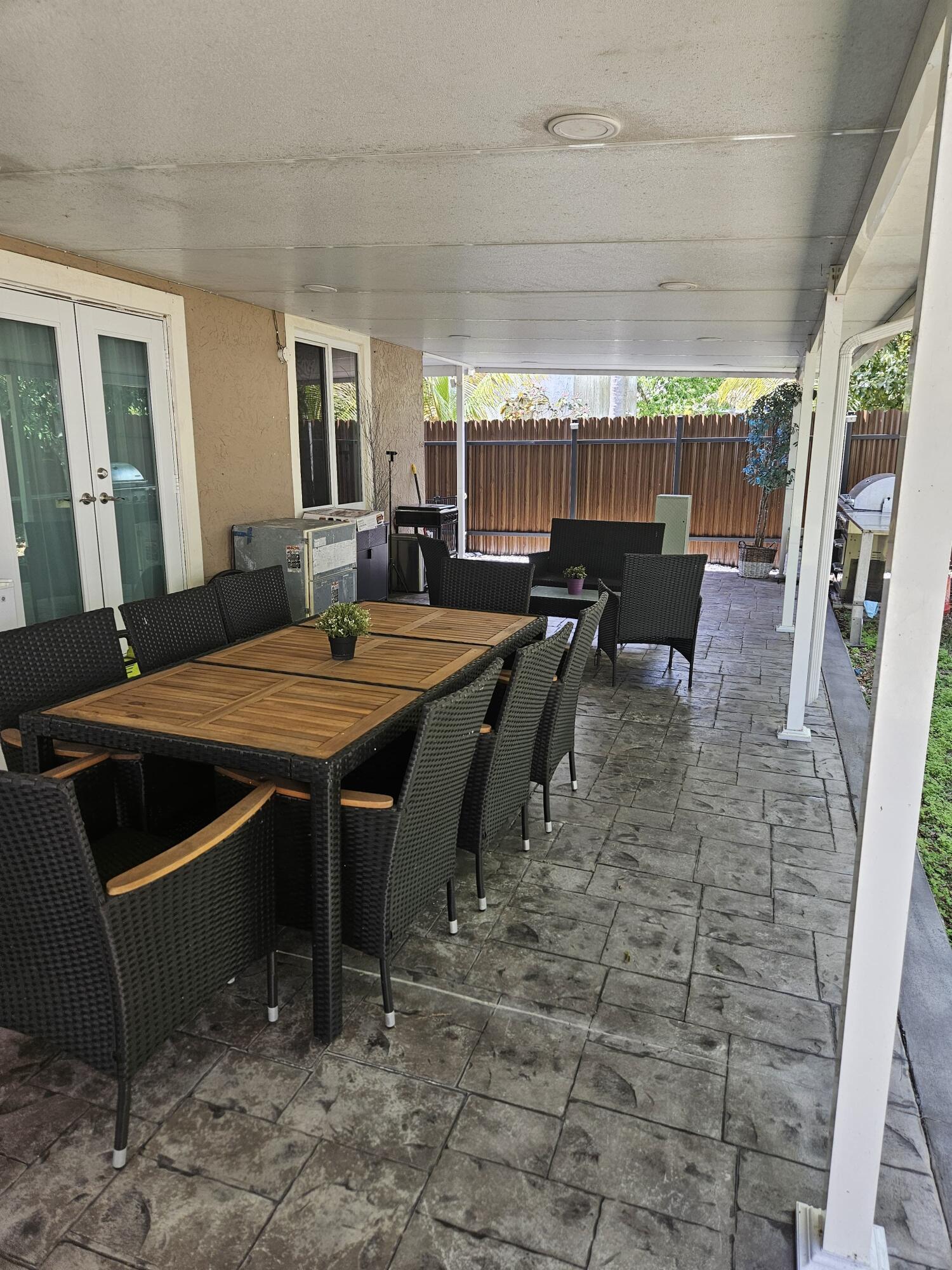 FAMILY HOMES - Residential