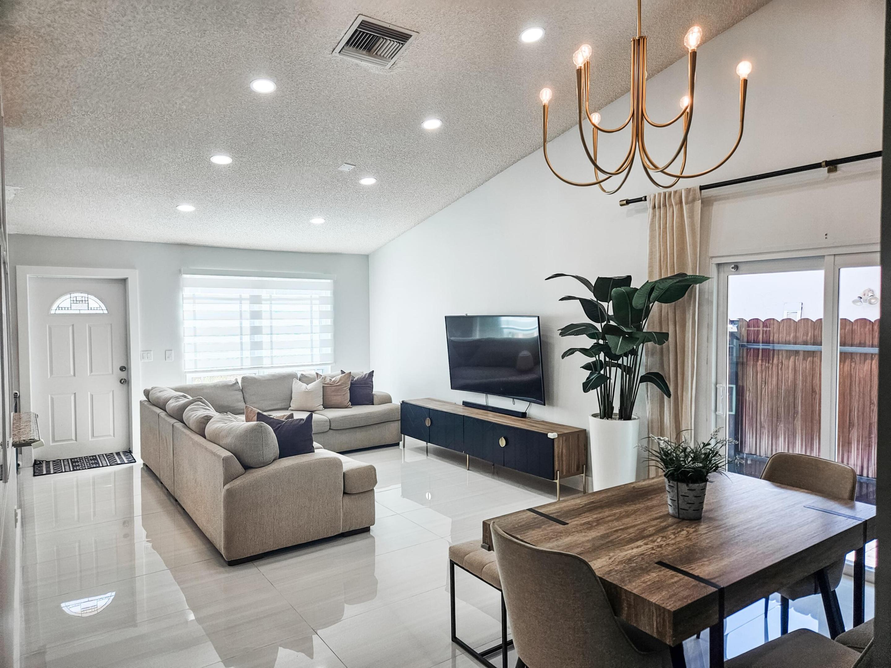 FAMILY HOMES - Residential