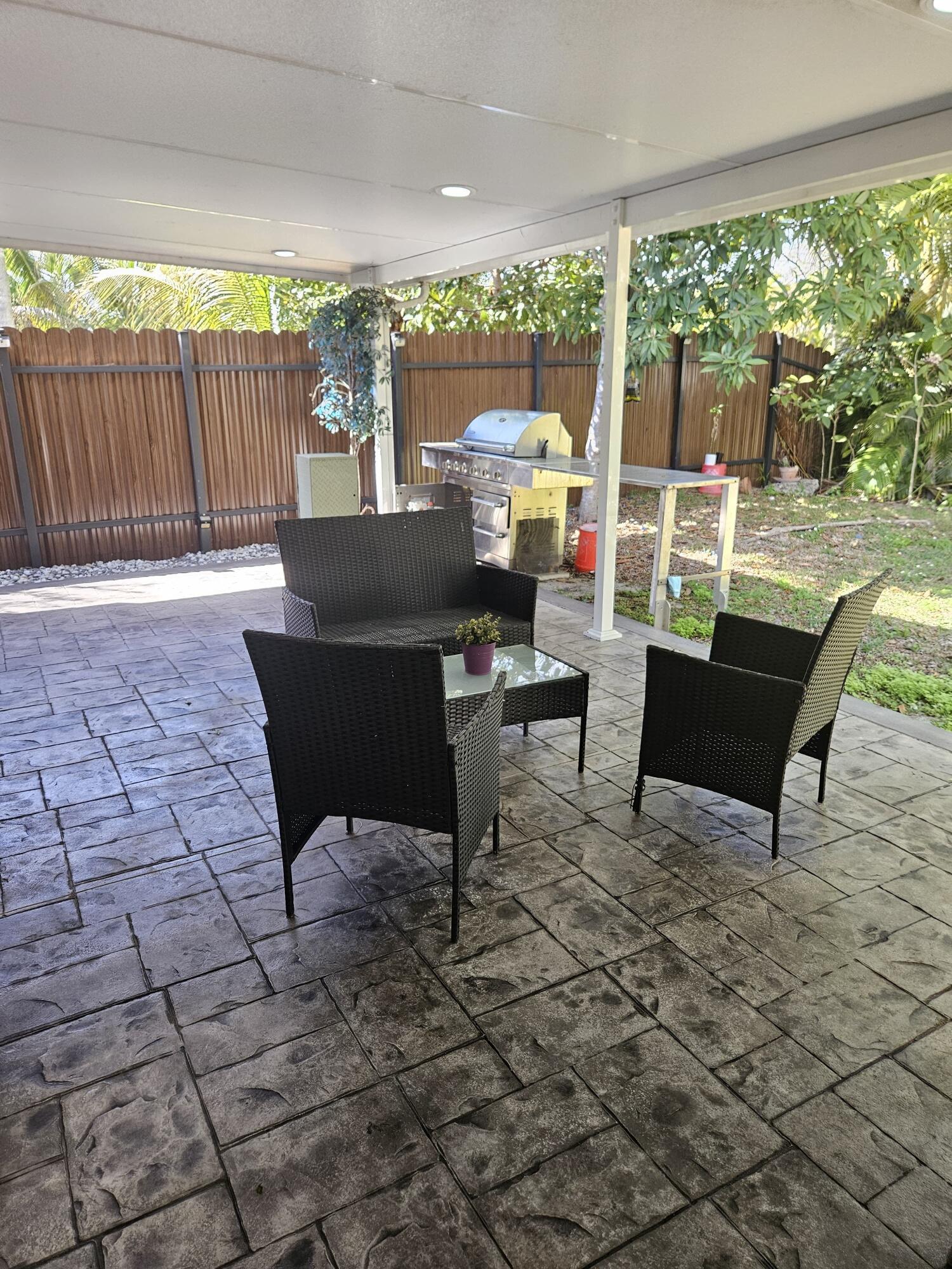 FAMILY HOMES - Residential