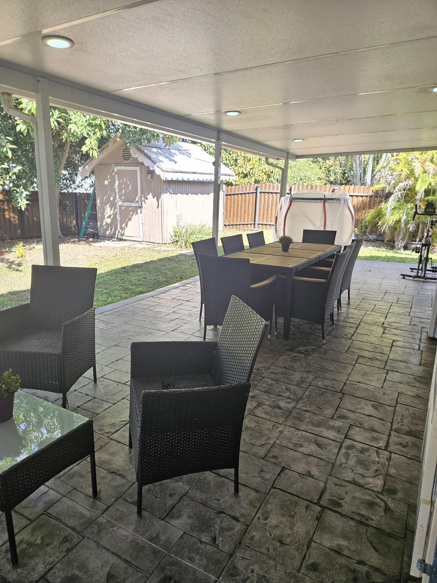 FAMILY HOMES - Residential