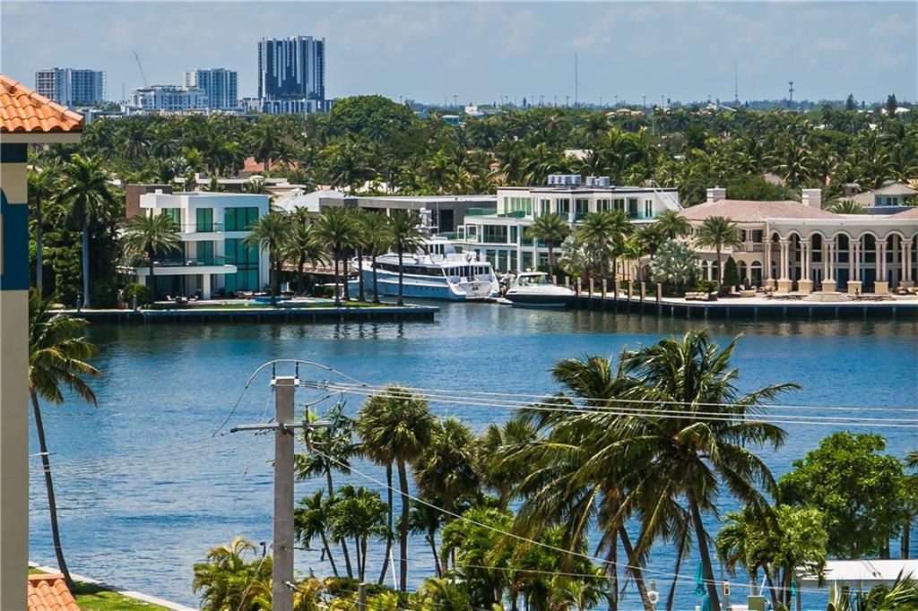 Las Olas Beach Club - Residential