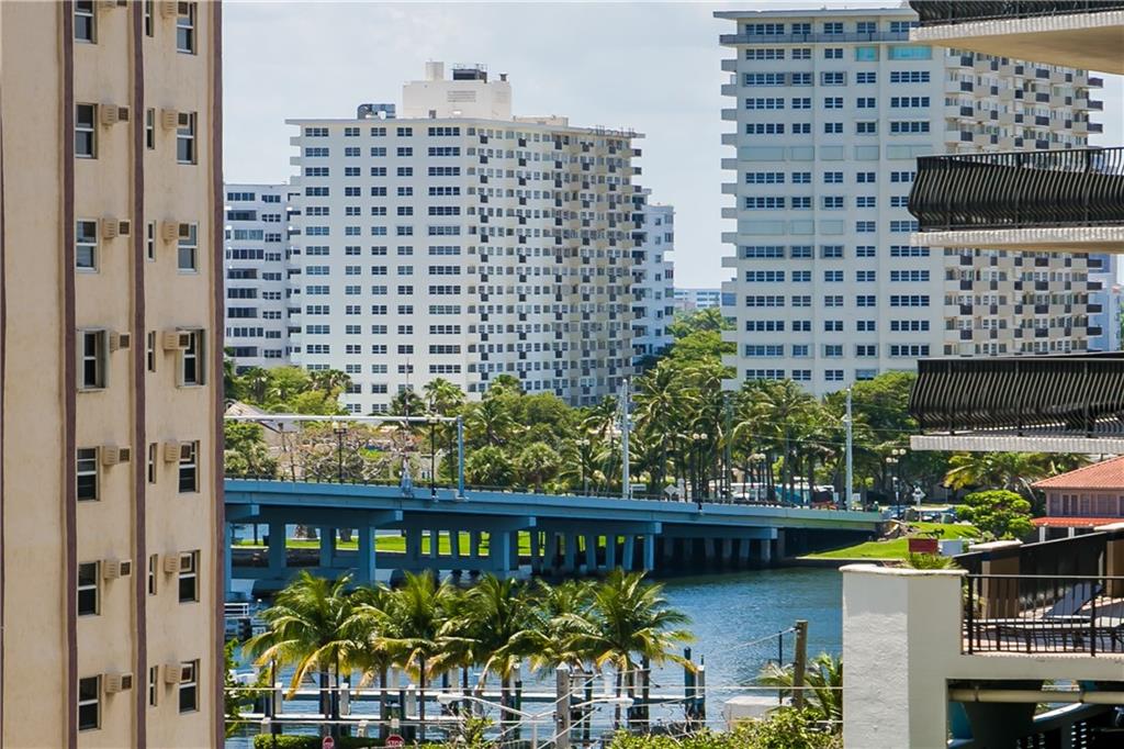 Las Olas Beach Club - Residential