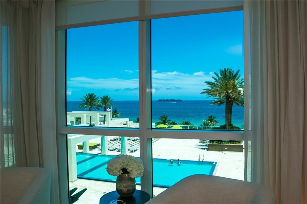 Las Olas Beach Club - Residential