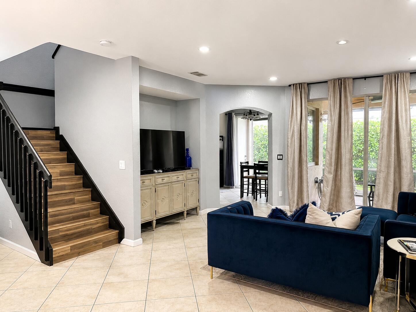 2228 Oakmont Drive