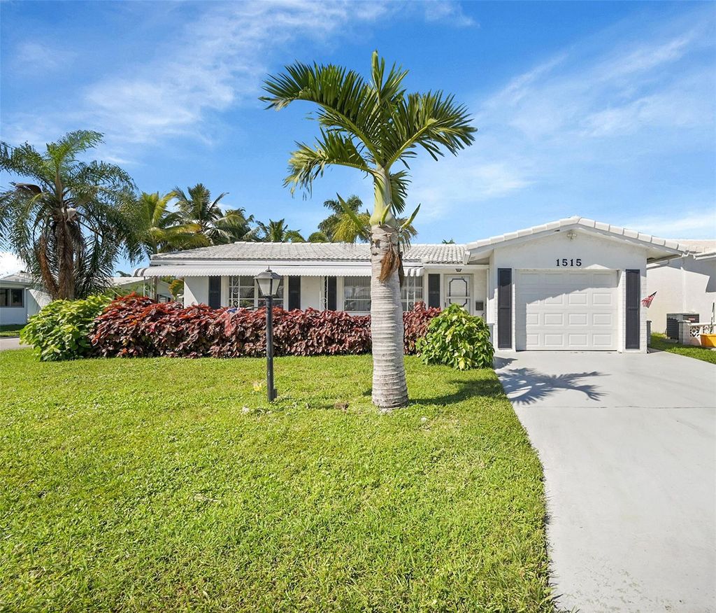 Photo of 1515 SW 21st St, Boynton Beach, FL 33426 (MLS # F10531570)