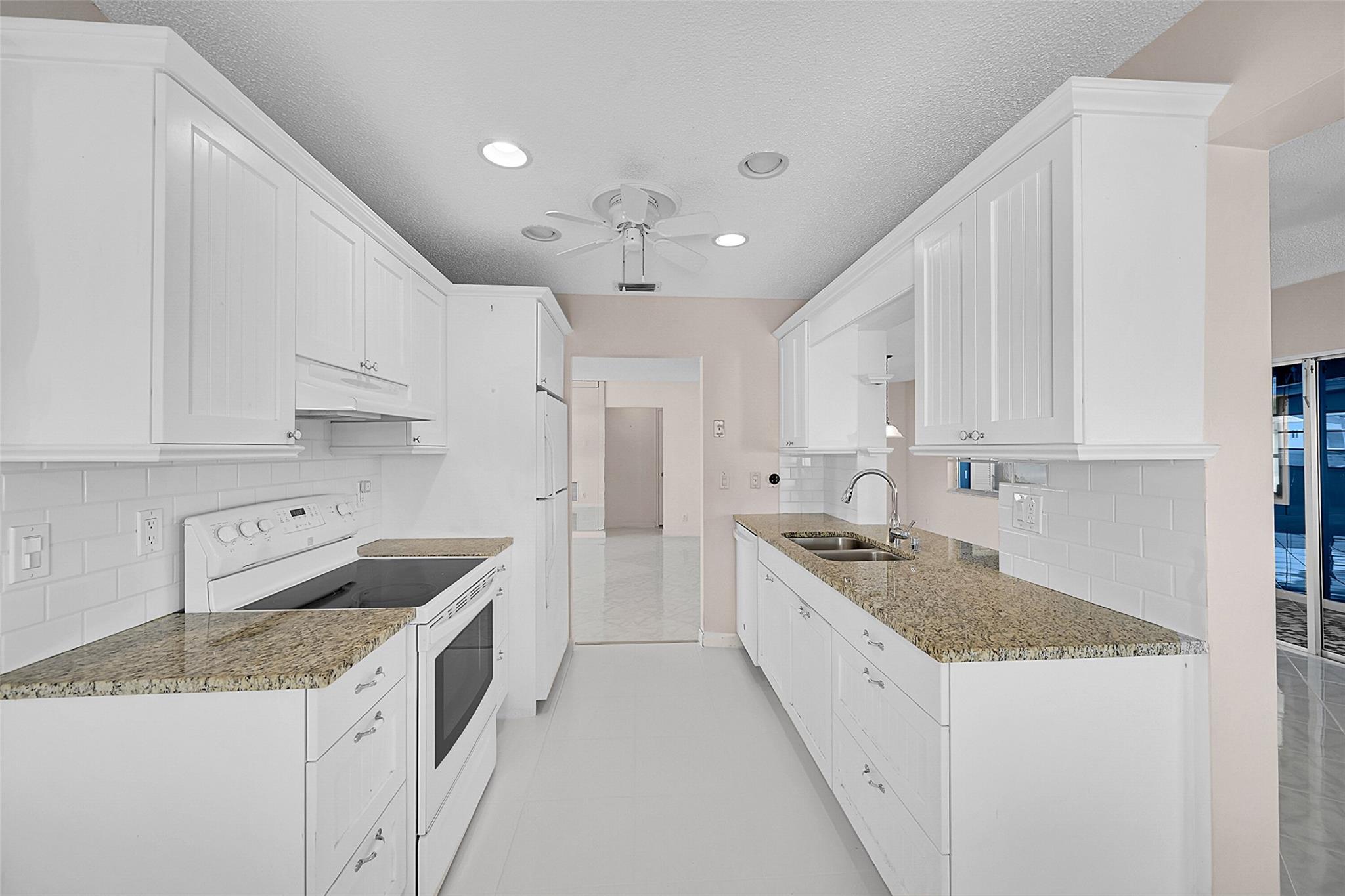 PALM BEACH LEISUREVILLE S - Residential