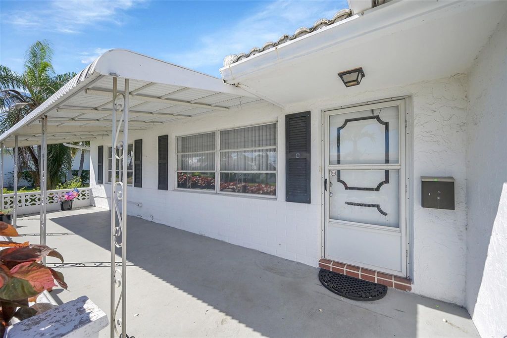 Photo of 1515 SW 21st Street, Boynton Beach, FL 33426 (MLS # F10531570)