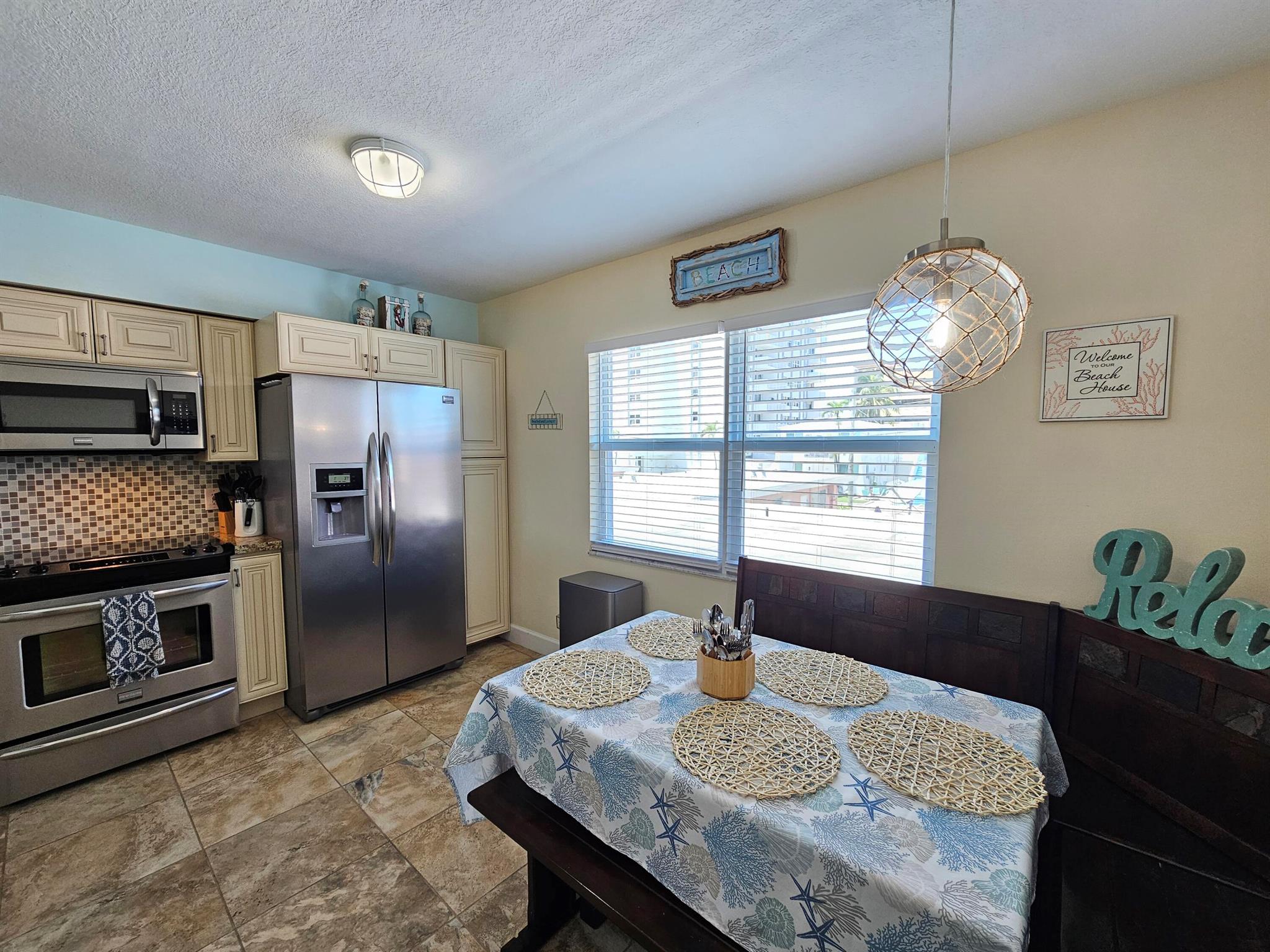 HOLLYWOOD BEACH - Residential Lease