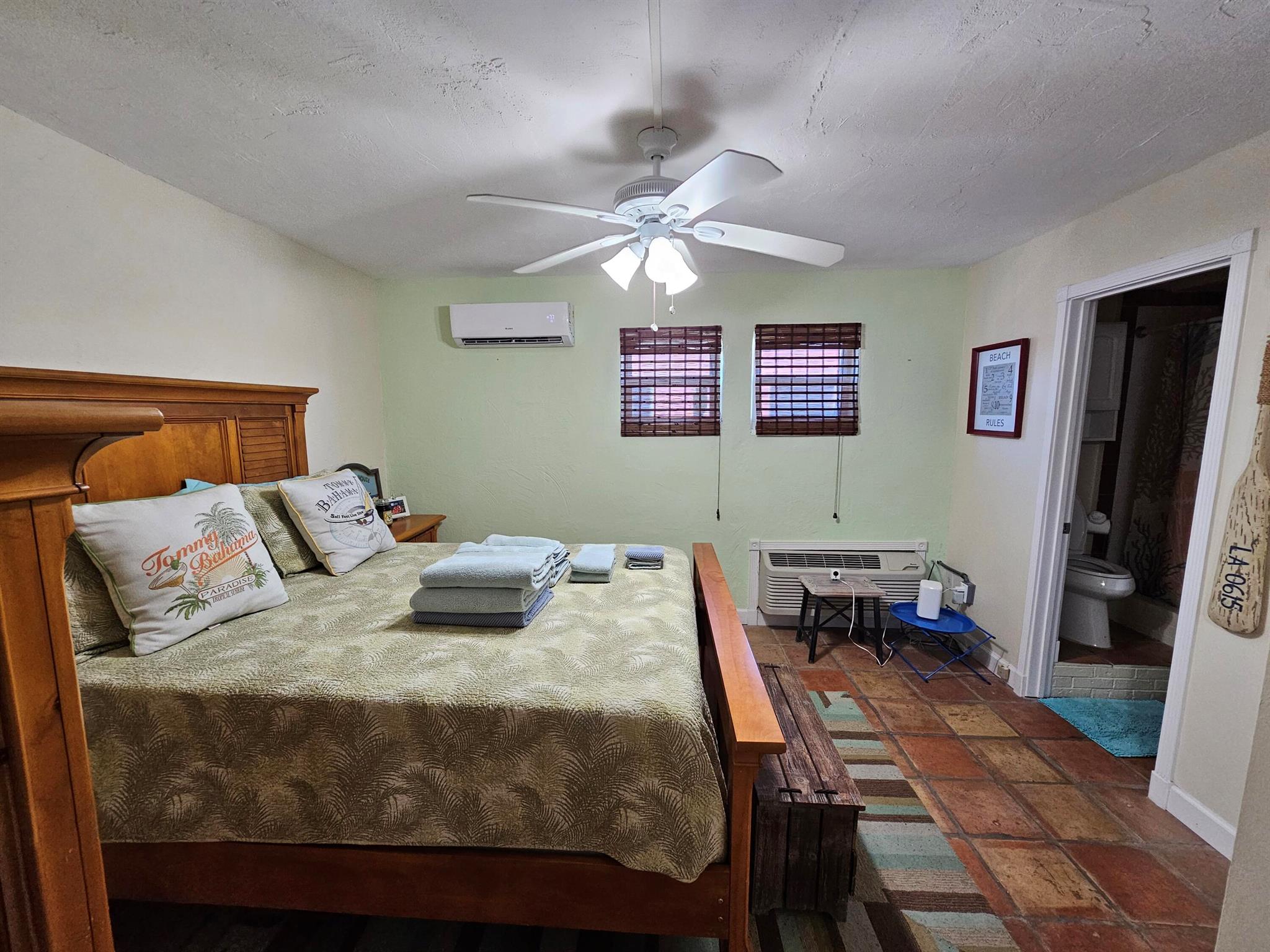 HOLLYWOOD BEACH - Residential Lease