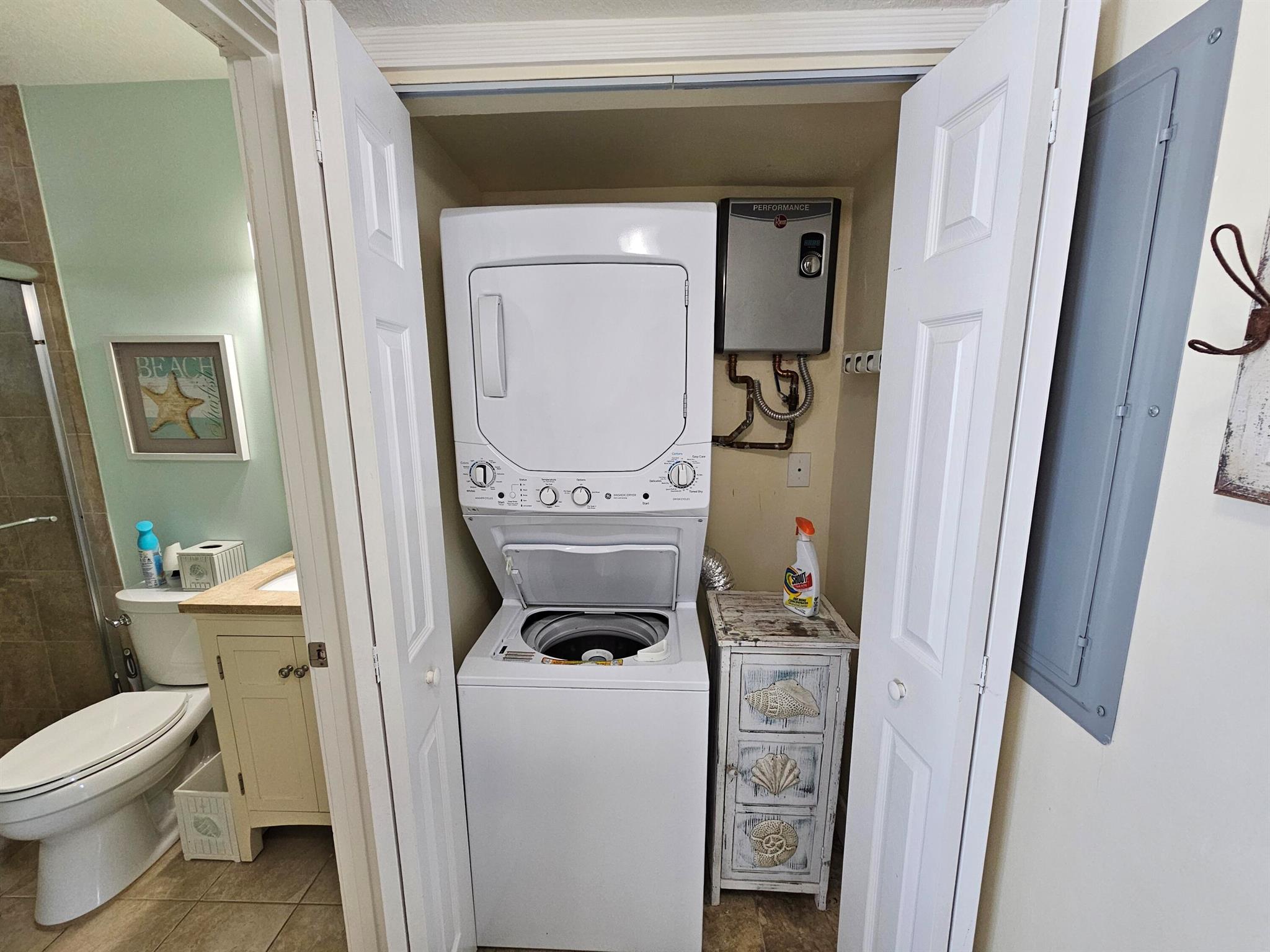 HOLLYWOOD BEACH - Residential Lease