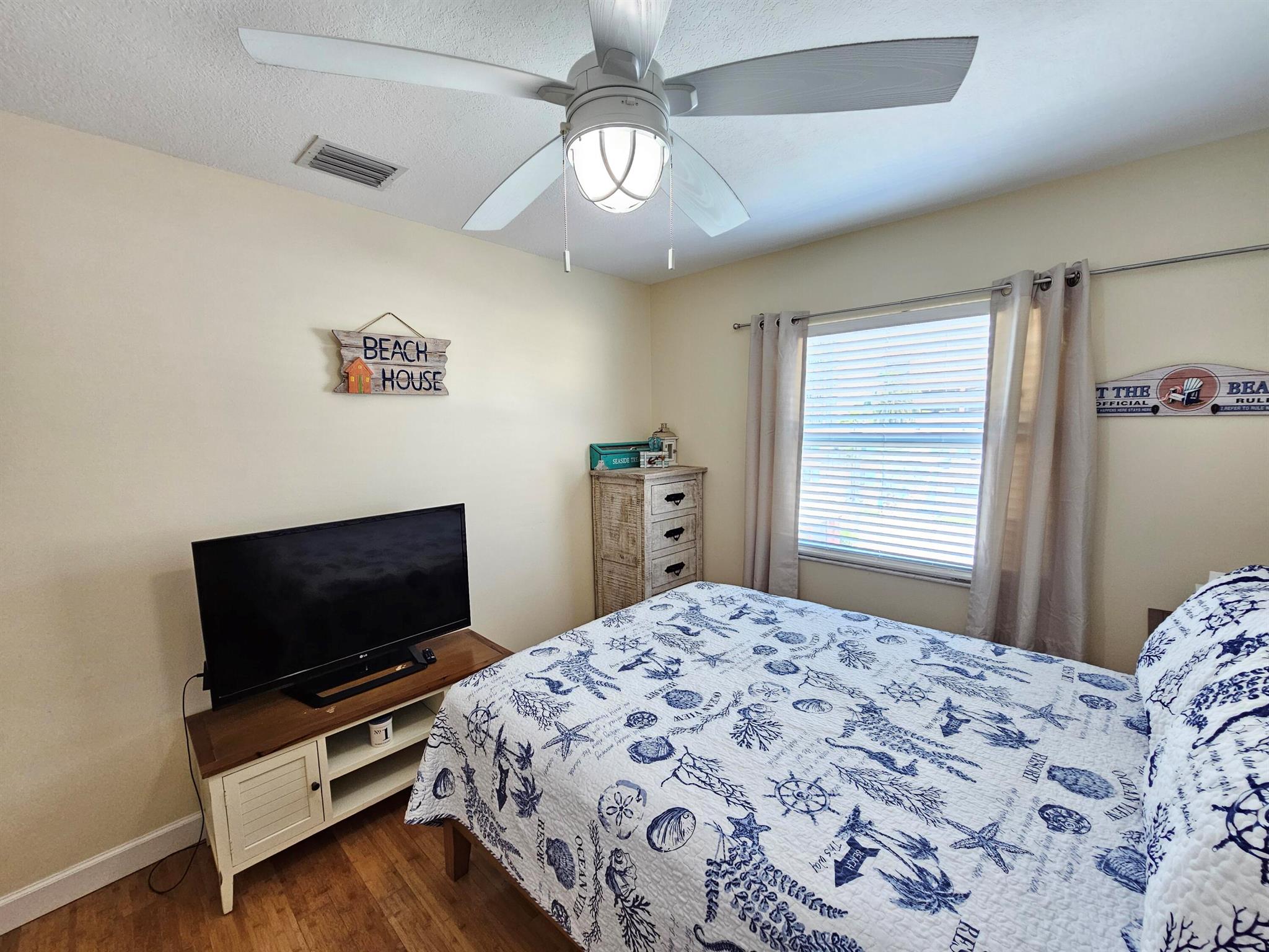 HOLLYWOOD BEACH - Residential Lease