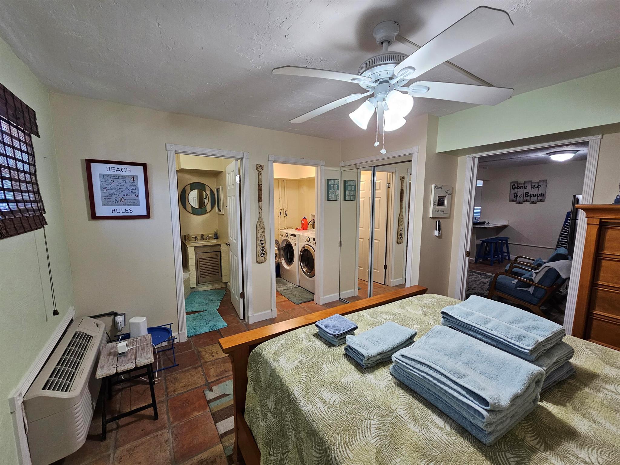 HOLLYWOOD BEACH - Residential Lease