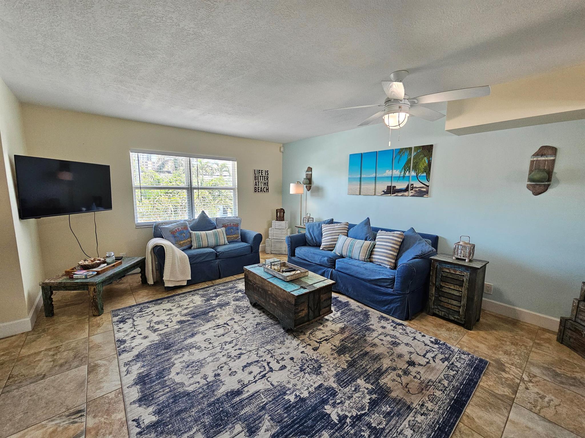 HOLLYWOOD BEACH - Residential Lease