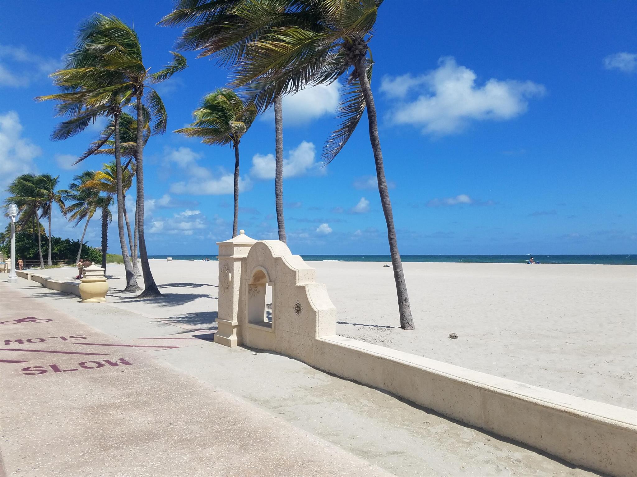 HOLLYWOOD BEACH - Residential Lease