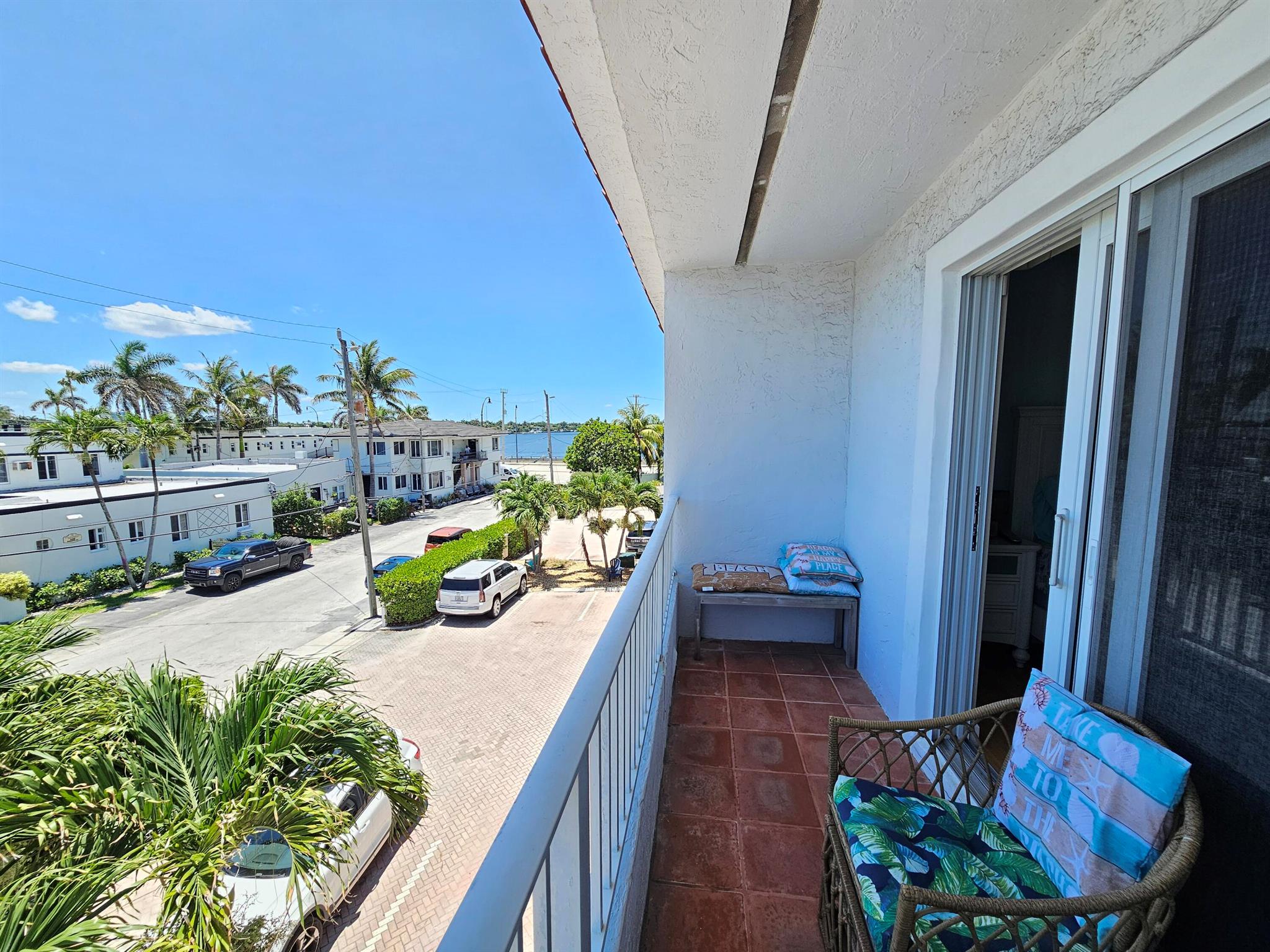 HOLLYWOOD BEACH - Residential Lease
