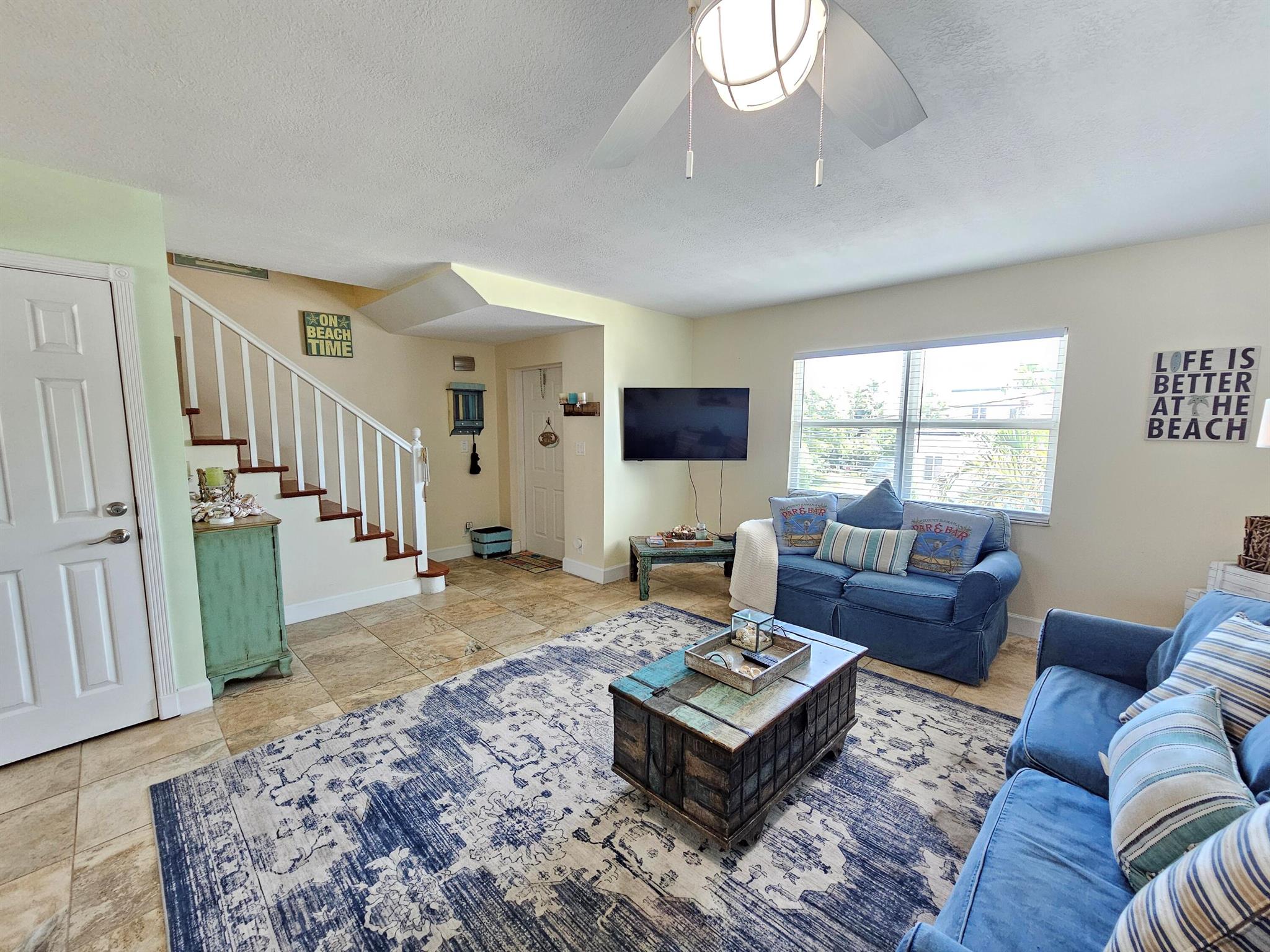 HOLLYWOOD BEACH - Residential Lease