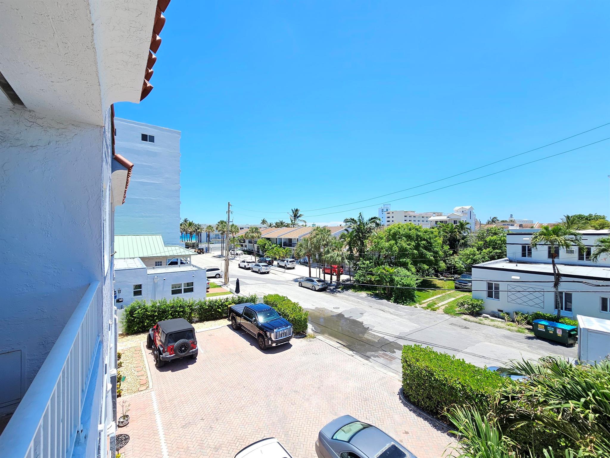HOLLYWOOD BEACH - Residential Lease