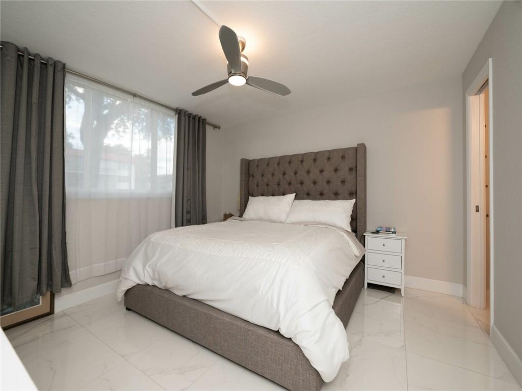 HOLLYBROOK GOLF AND TENNI - Residential