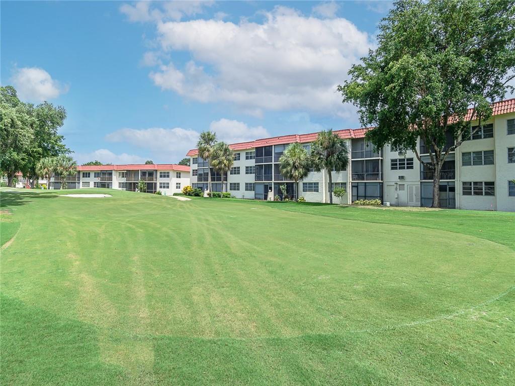 HOLLYBROOK GOLF AND TENNI - Residential