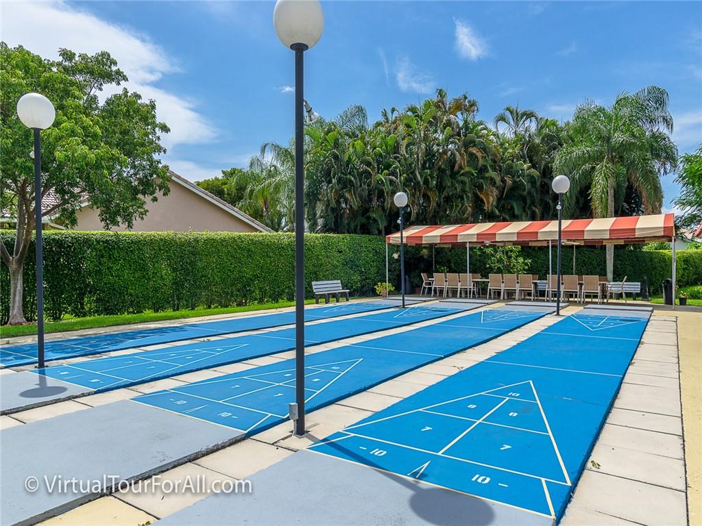 HOLLYBROOK GOLF AND TENNI - Residential