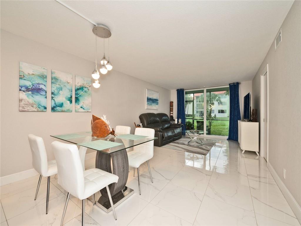 HOLLYBROOK GOLF AND TENNI - Residential